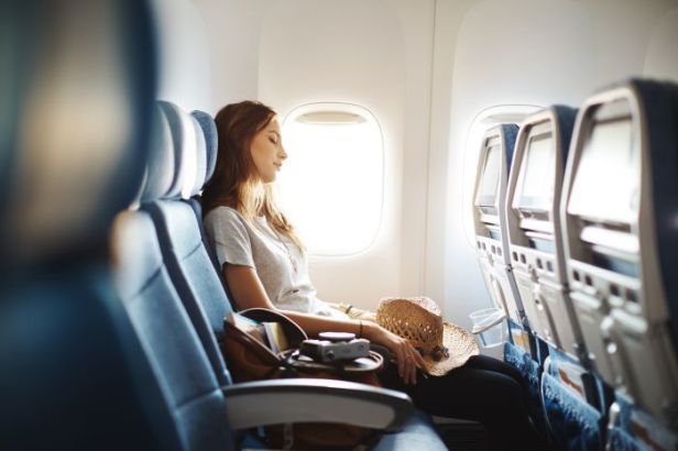 16839-inilah-6-posisi-duduk-paling-enak-di-kabin-pesawat-nomor-4-bikin-kenyang